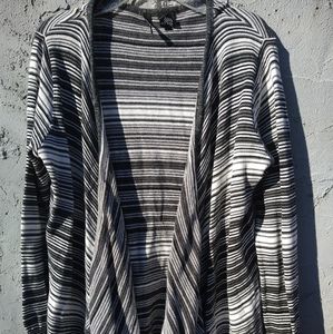 NEW DIRECTIONS CARDIGAN.  SZ L